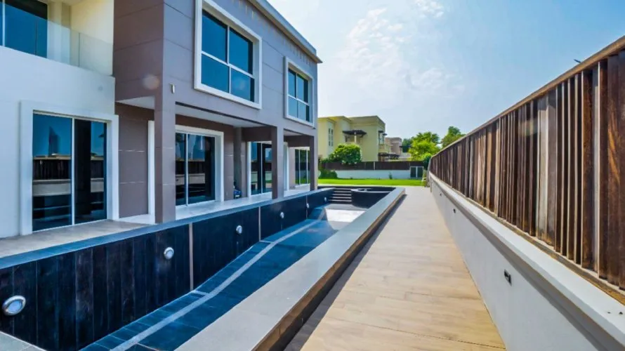 Вилла с 7 спальнями в  Emirates Hills, Дубай, ОАЭ №30584 № 1